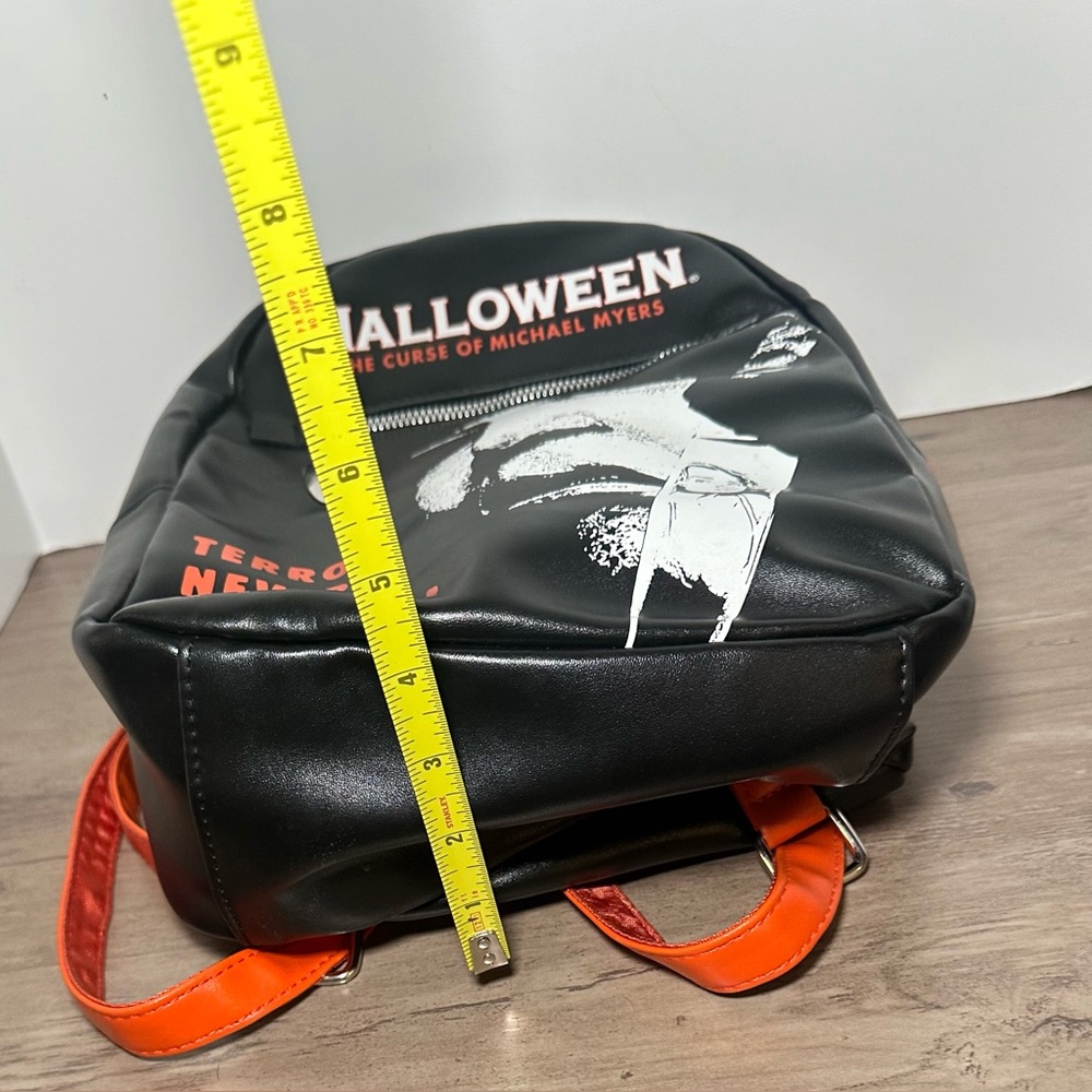 Halloween The Curse Of Michael Meyers Terror Never Rests In Peace Backpack. - Picture 8 of 9